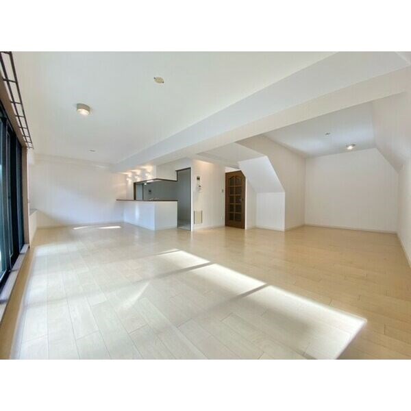 サムティレジデンス東山公園 リビング