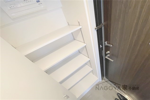 quador御器所 玄関