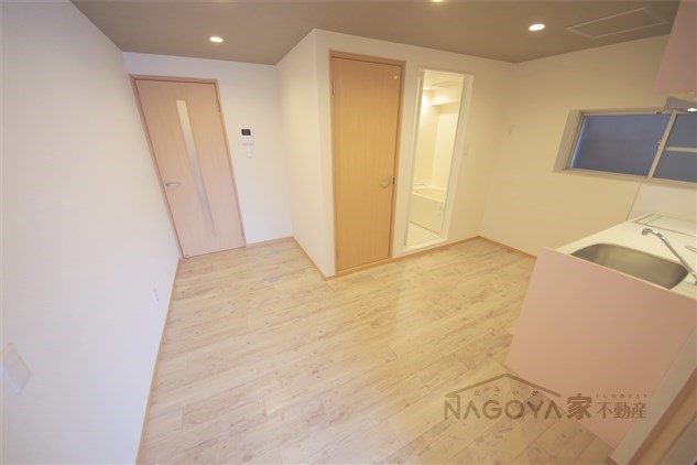 桜通サンダイマンション リビング