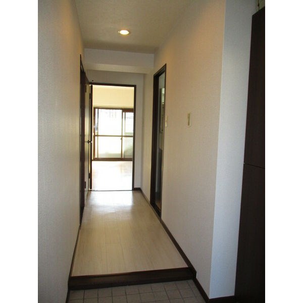 エステート良和S棟 玄関