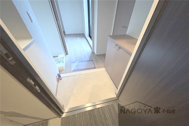 パークアクシス新栄 玄関