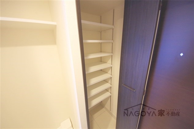 ディアレイシャス浅間町 玄関