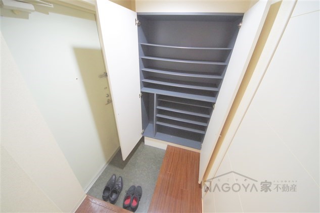 プロシード金山 玄関