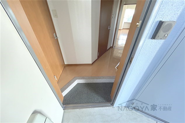 グランデ城西 玄関