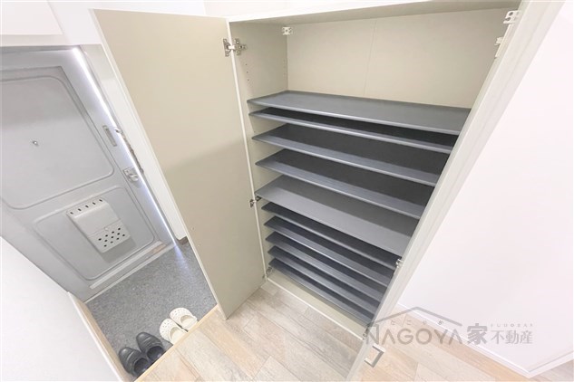 平和第２マンション 玄関