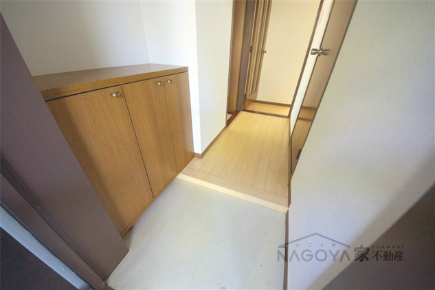 エルアモール 玄関