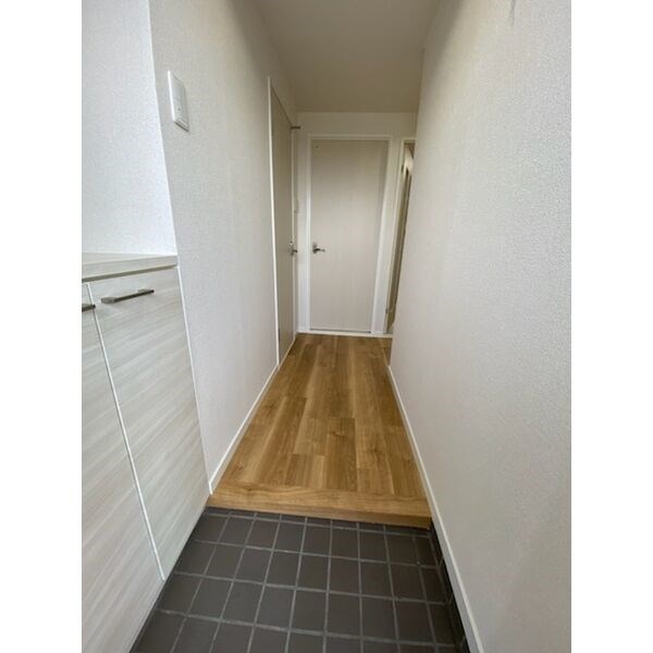 シャトーマスヒコ 玄関