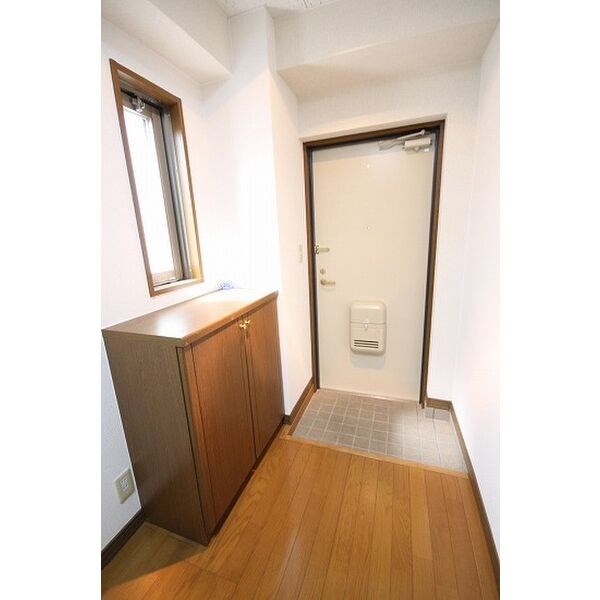 ＦＪ日進通 玄関