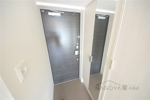 アステリ鶴舞ディオ 玄関