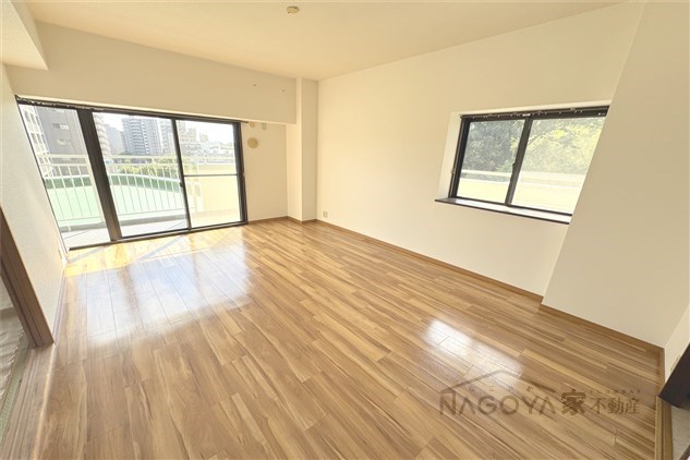 クレス リビング