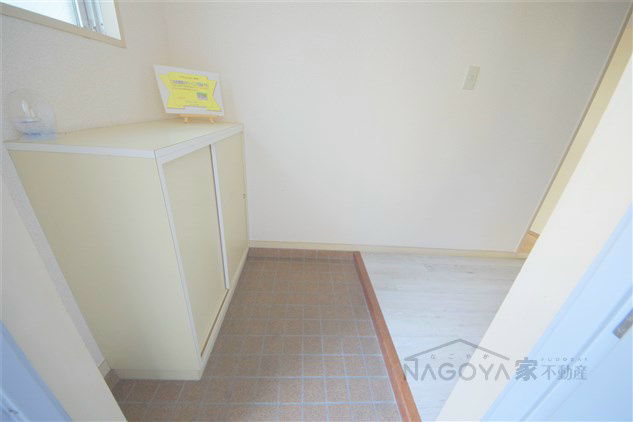 センチュリー栄 玄関