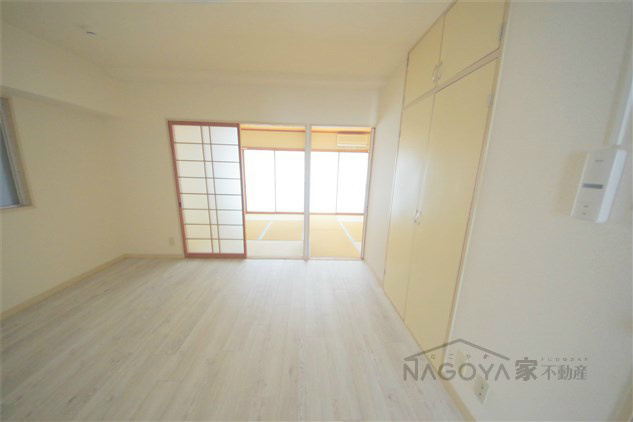 センチュリー栄 リビング