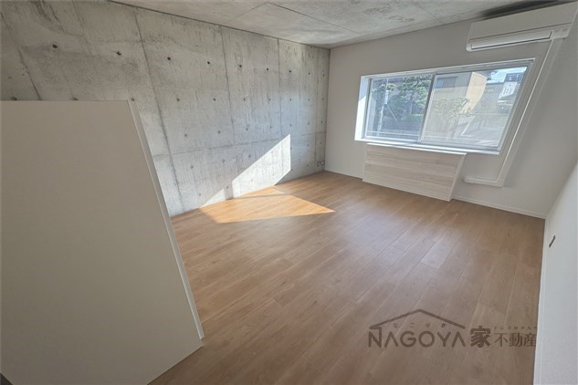 FULL HOUSE リビング