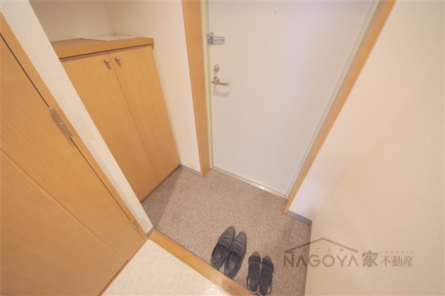 フィール大須 玄関