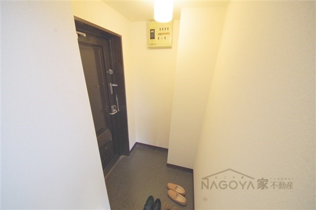 メゾン鶴舞 玄関