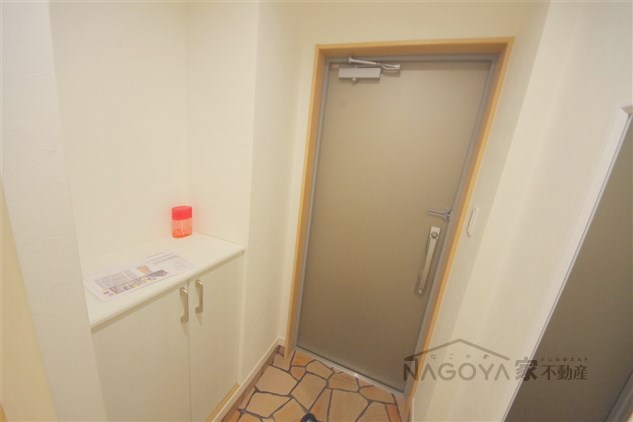 グランレーヴ東別院WEST 玄関