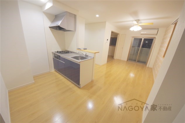 グランレーヴ東別院WEST リビング