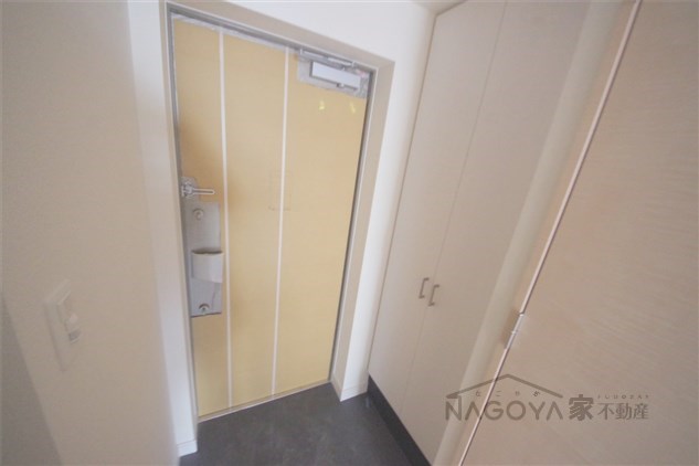 ファステートNAGOYA今池バレンシア 玄関