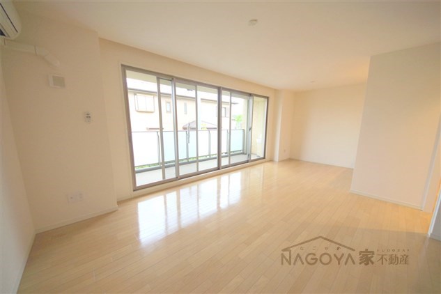 プライムメゾン富士見台 リビング