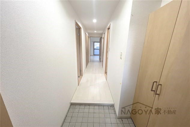 エステート良和N棟 玄関