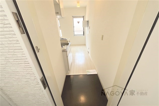 ソリッド名駅 玄関