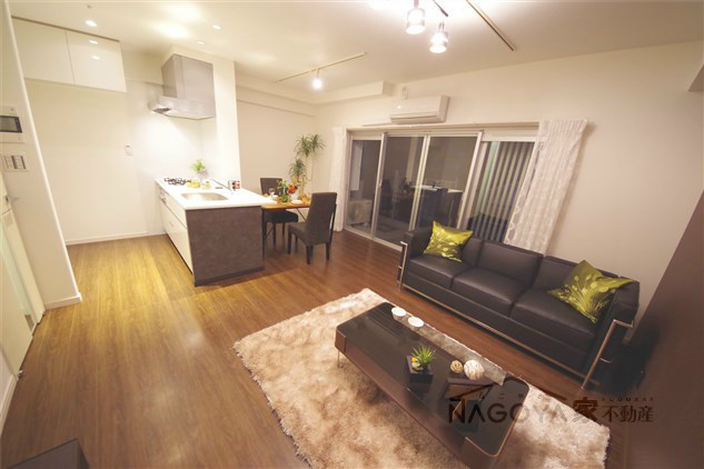 上前津ライズ リビング