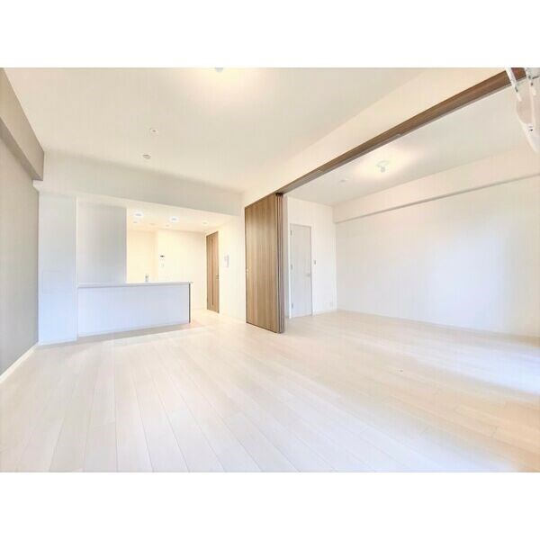 S-RESIDENCE茶屋ヶ坂East リビング