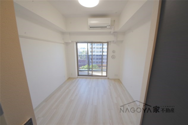 エステムコート名古屋金山ミッドクロス リビング