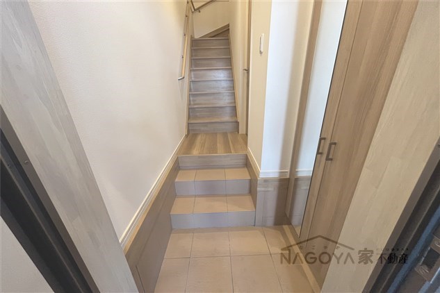 CASA覚王山 玄関