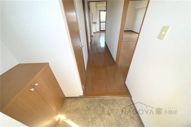 グランシャリオ覚王山 玄関