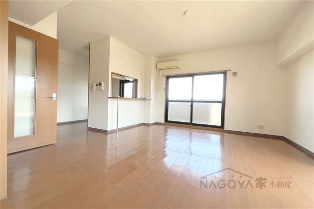 グランシャリオ覚王山 リビング