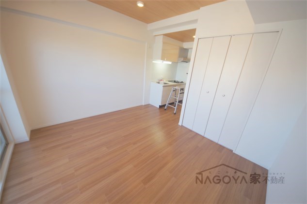 アレーヌコート金山 リビング