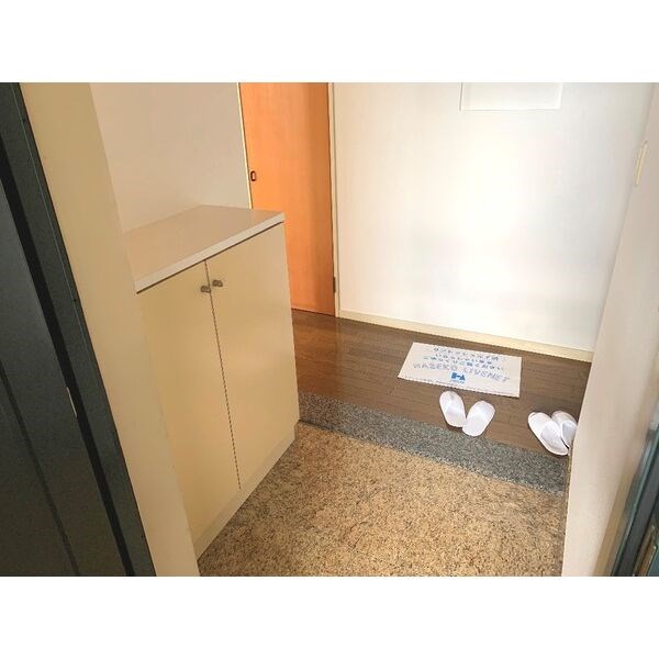 三井農林徳川園ハイツ 玄関