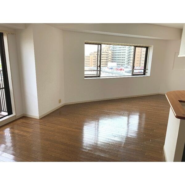 三井農林徳川園ハイツ リビング