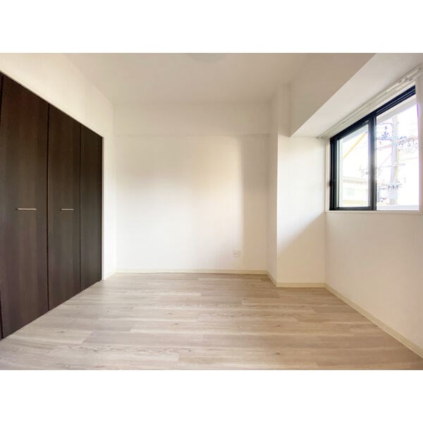 ウルフィエスタ徳川 ベッドルーム