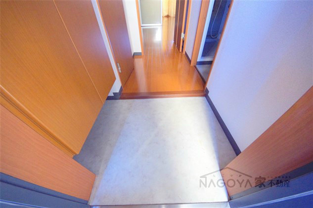 フォレスト９ 玄関