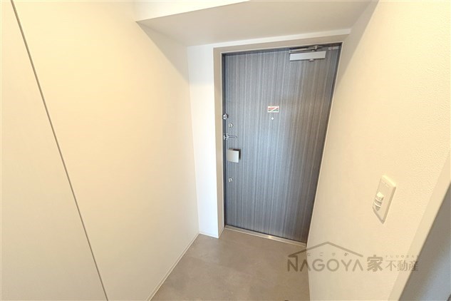 ヒヴィ・カーサ名駅西 玄関