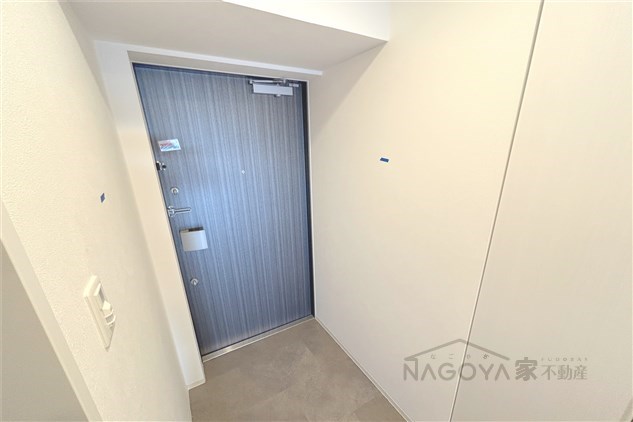 ヒヴィ・カーサ名駅西 玄関