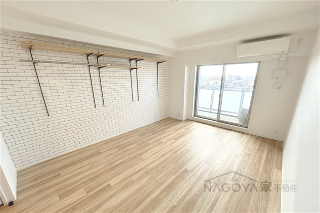 ヒヴィ・カーサ名駅西 リビング