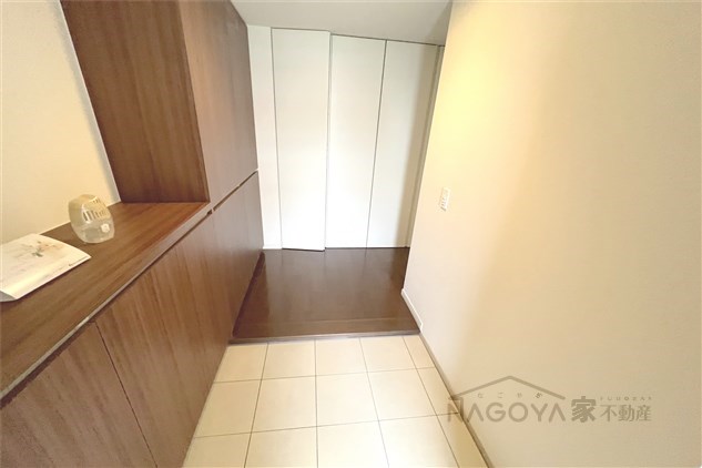 プライムメゾン富士見台 玄関