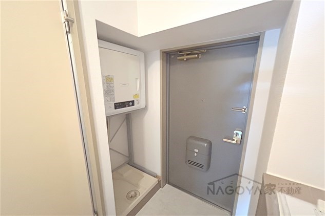 クレスト泉 玄関