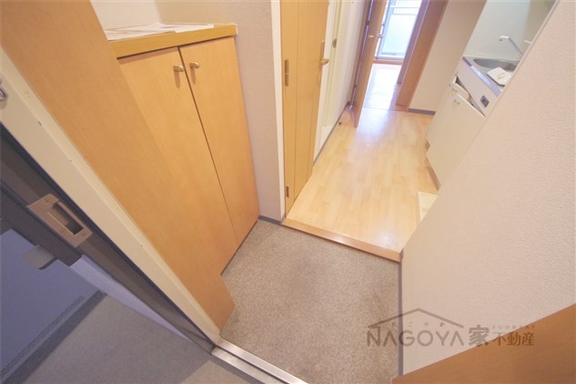 フィール大須 玄関