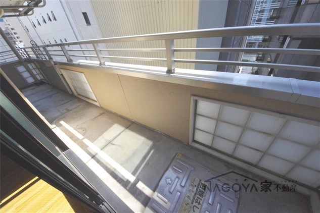 サンマルノウチビル ベランダ