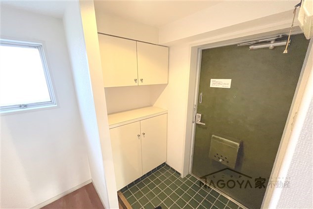 シャンポール古出来 玄関