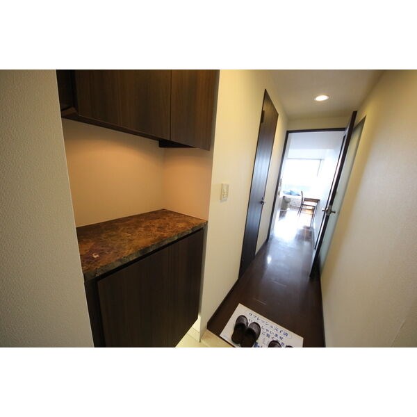 ドゥーエ大須 玄関