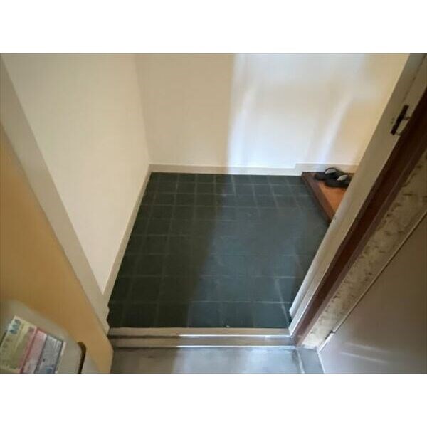 プラザ新栄 玄関