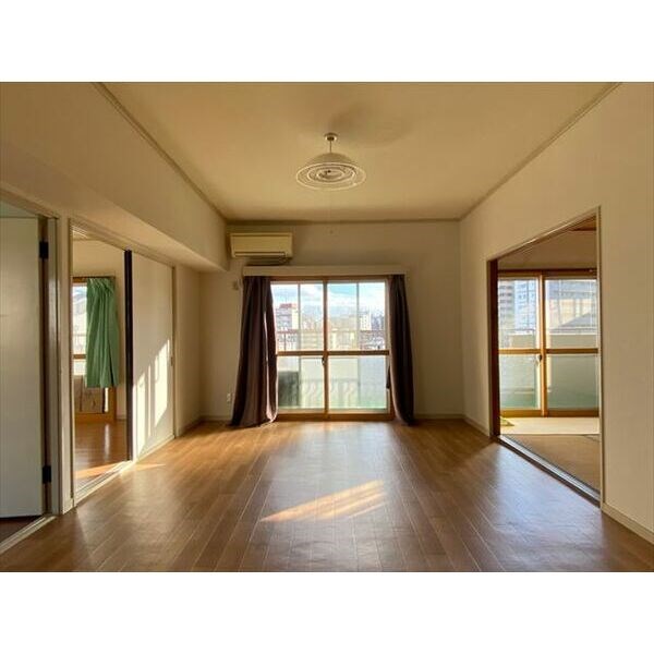 プラザ新栄 リビング