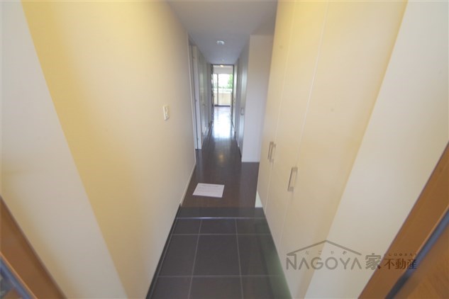 レザンドール東山元町 玄関