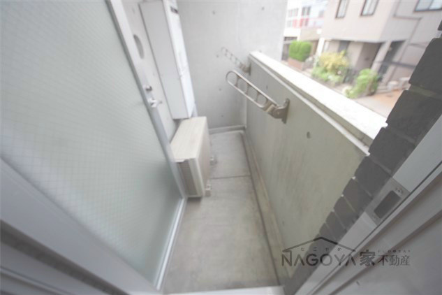 ＭＩＬＥＳ　ＴＯＮＥＳ ベランダ