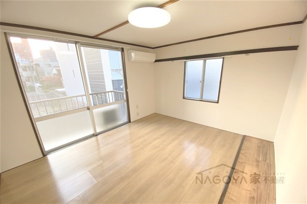 フォーヴル代官 リビング